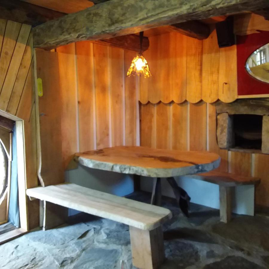 Village.Insolite Montagny-sur-Grosne Bagian luar foto