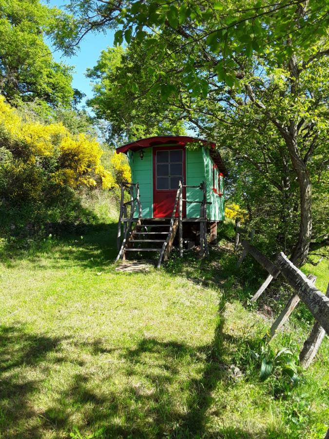Village.Insolite Montagny-sur-Grosne Bagian luar foto